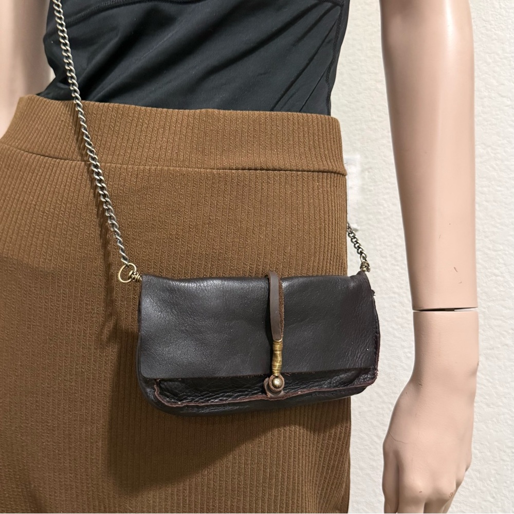 Handcrafted JO Dark Brown Leather with Brass-Wrapped Clasp Clutch/Crossbody Bag - Picture 3 of 15